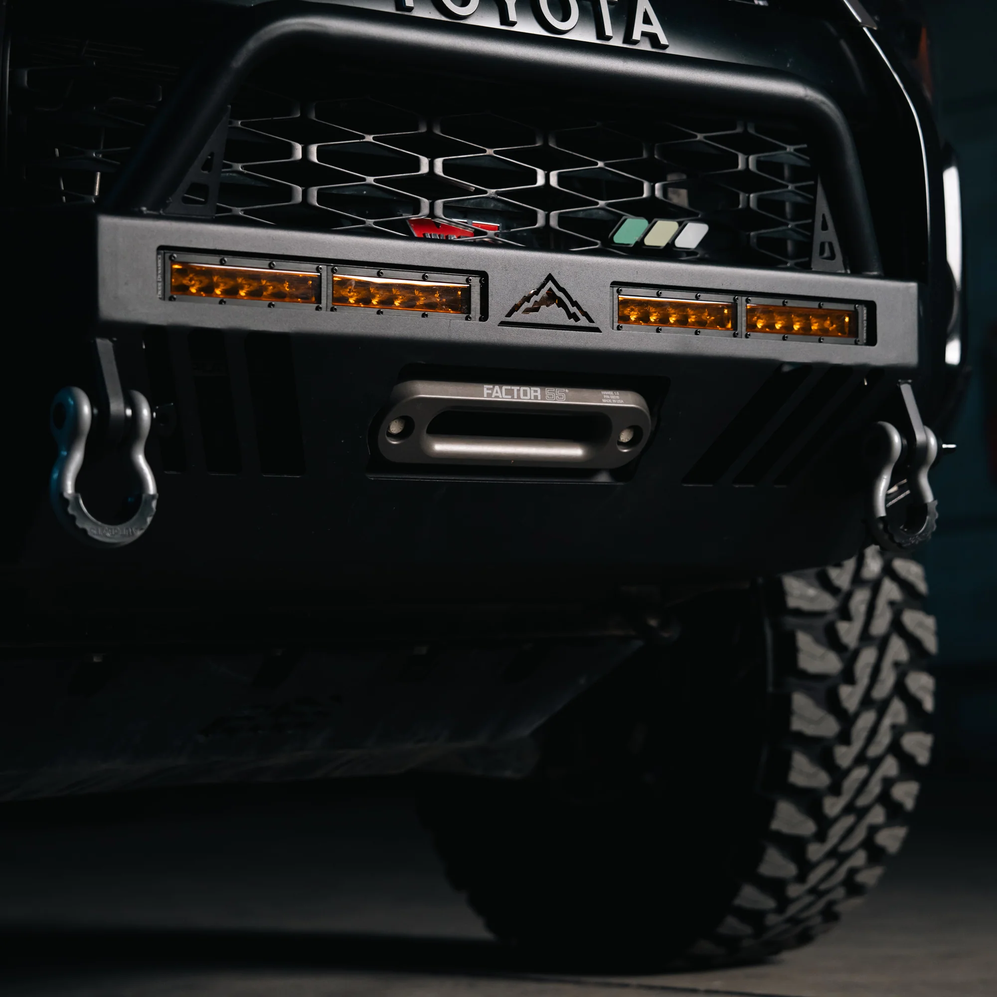 4Runner Lifestyle Rugged D-Ring Shackle - Image 15