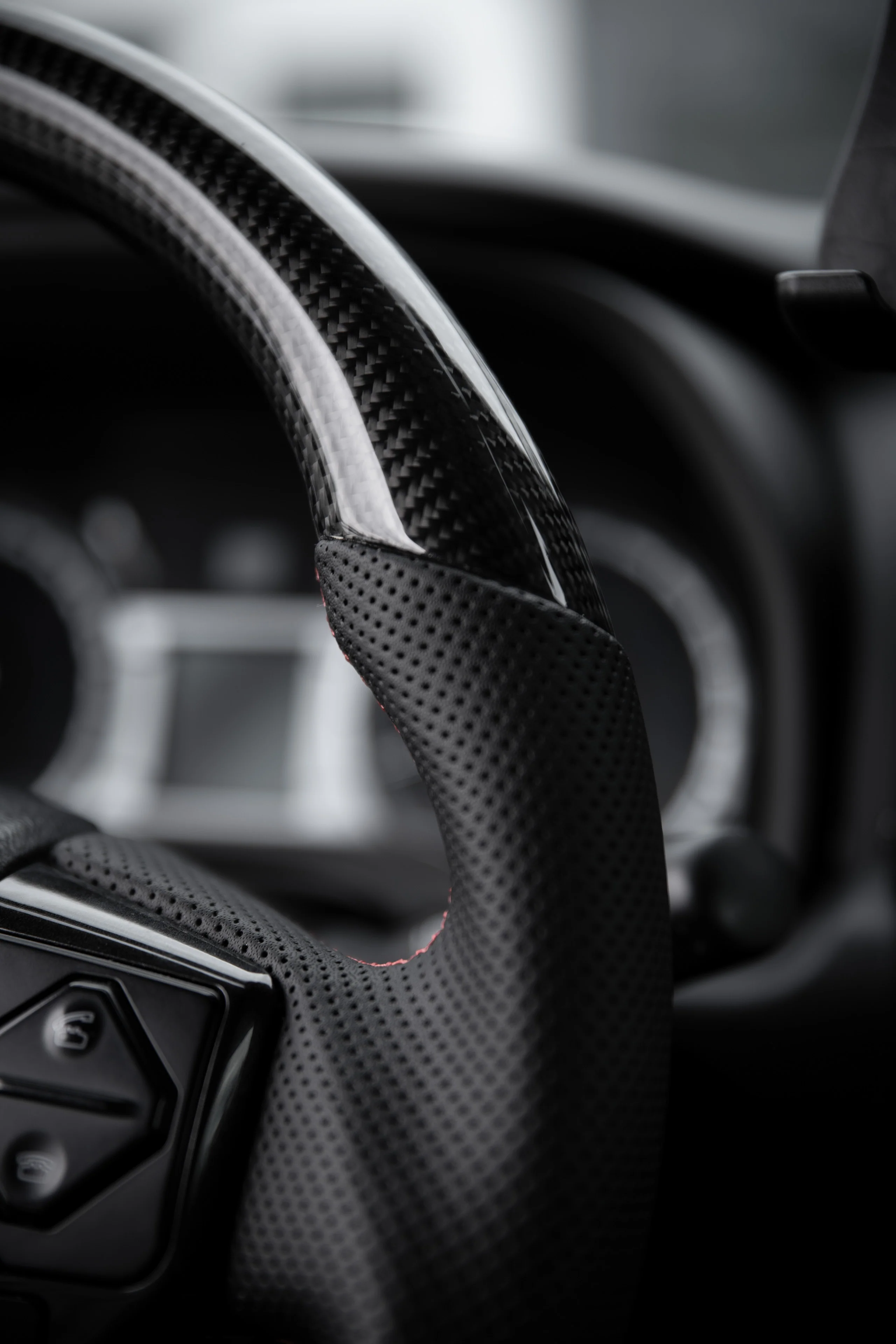 4Runner Lifestyle Carbon Fiber Steering Wheel For 4Runner (2003-2009) - Image 4