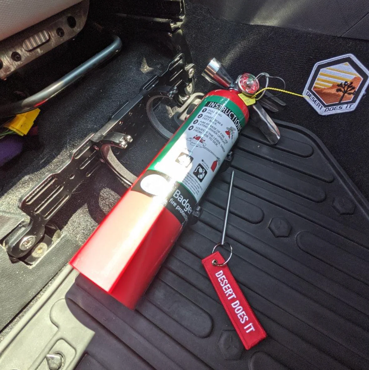 Desert Does It Quick Drop Fire Extinguisher Mount (Universal Fit) - Image 2