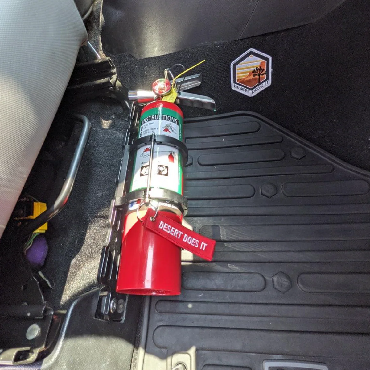 Desert Does It Quick Drop Fire Extinguisher Mount (Universal Fit) - Image 3