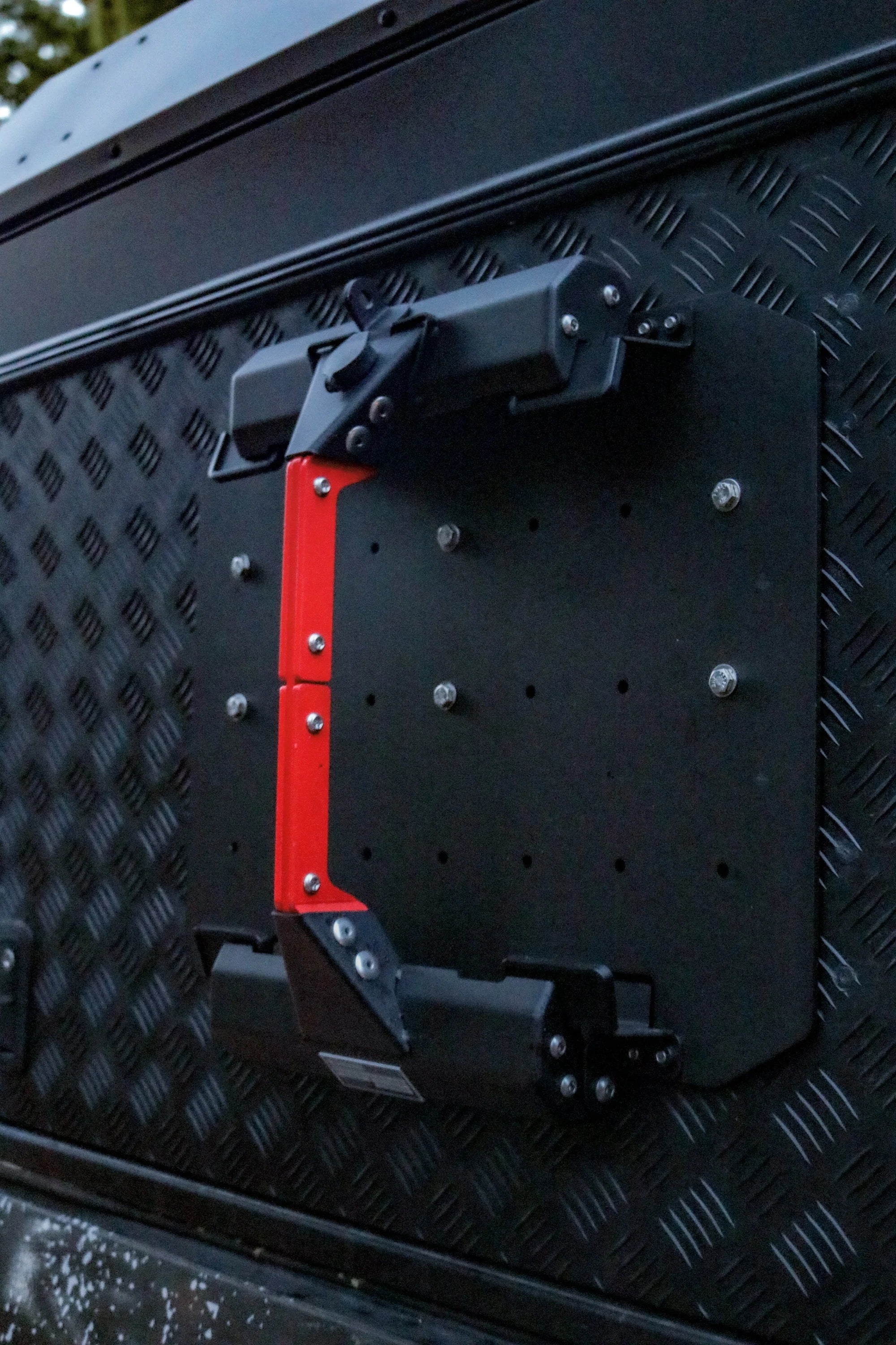 Expedition Essentials Recovery Board Mount For Maxtrax MKII - Image 4