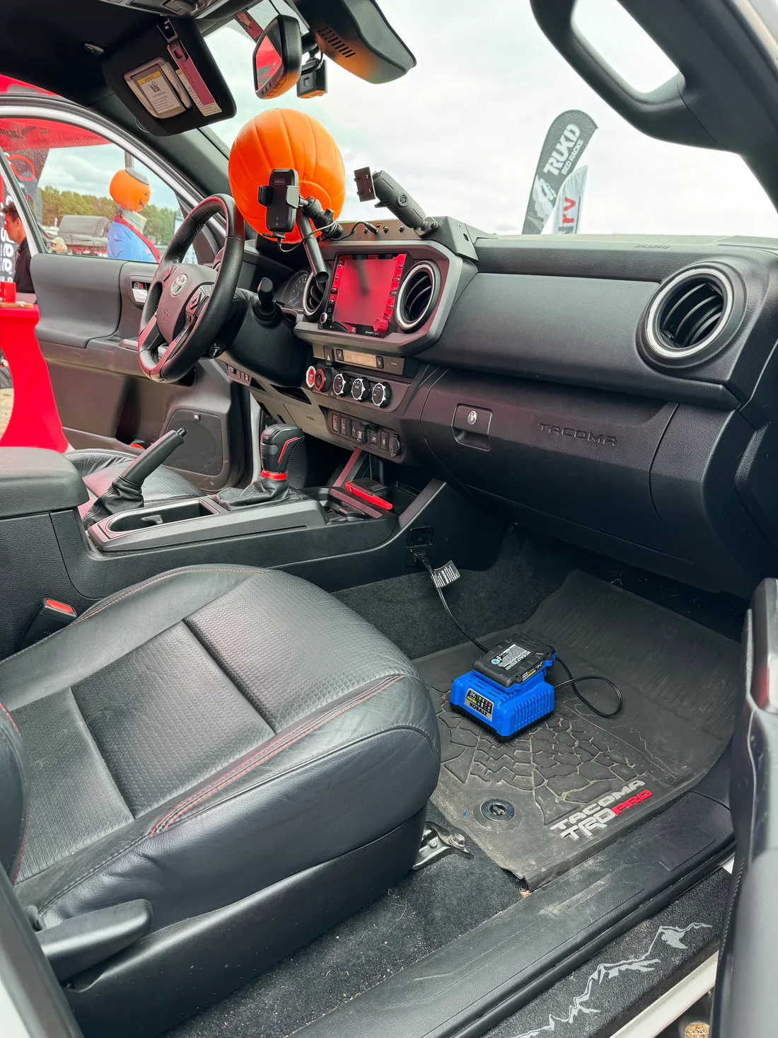 Guild Outfitters Interior Outlet Upgrade Kit For 4Runner (2010-2024) - Image 16