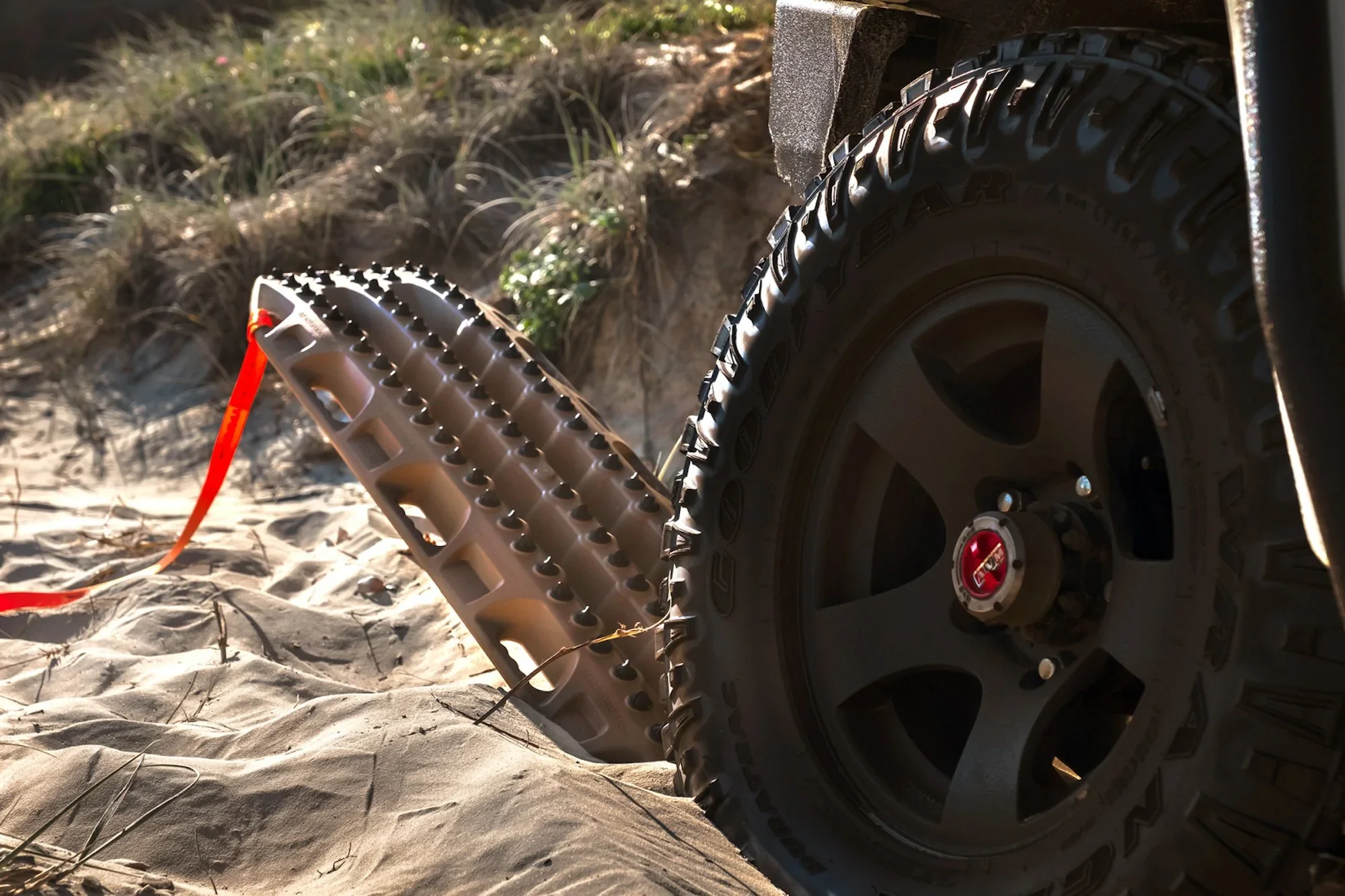 MAXTRAX XTREME Desert Tan Recovery Boards - Image 4