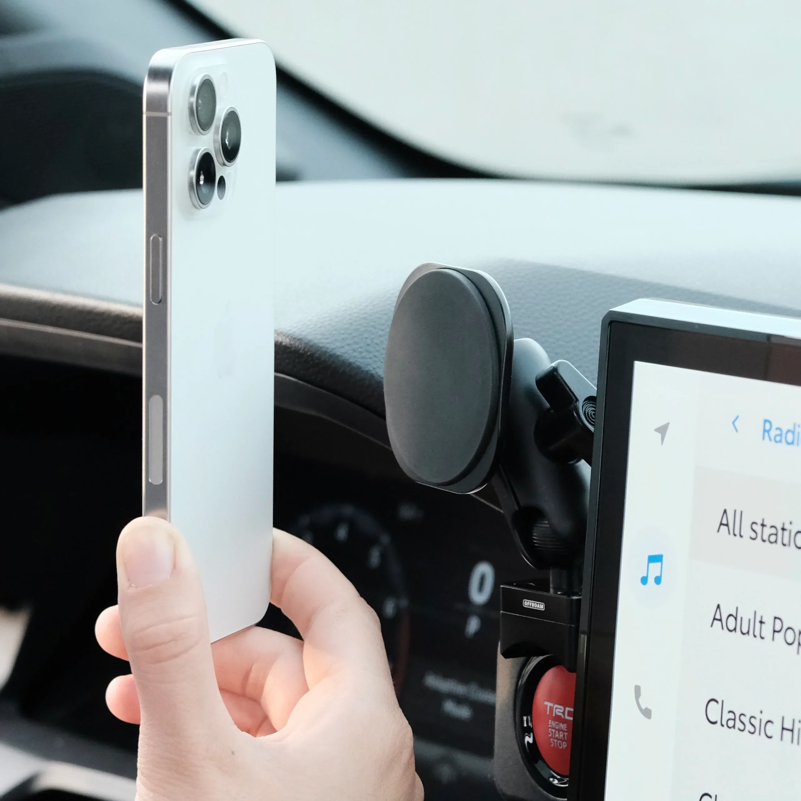 Offroam MagSafe Compatible Phone Mount For 4Runner (2025-Current) - Image 3