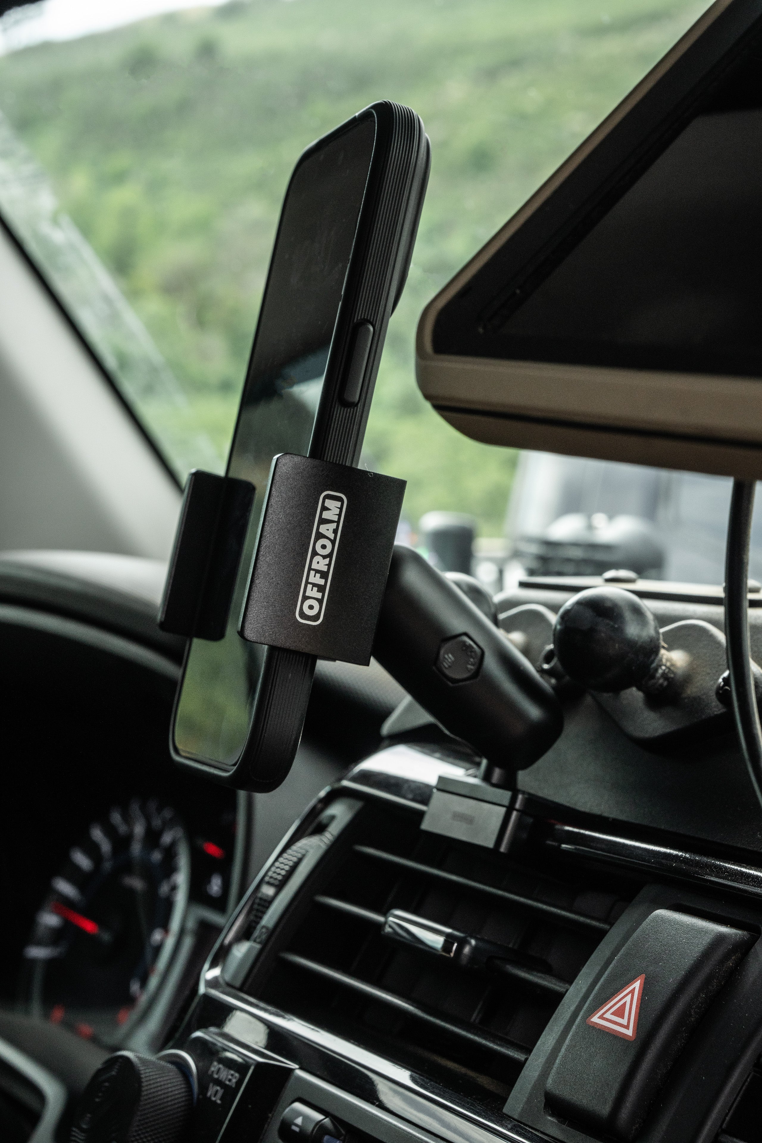 Offroam Dashboard Phone Mount For 4Runner (2010-2024) - Image 9
