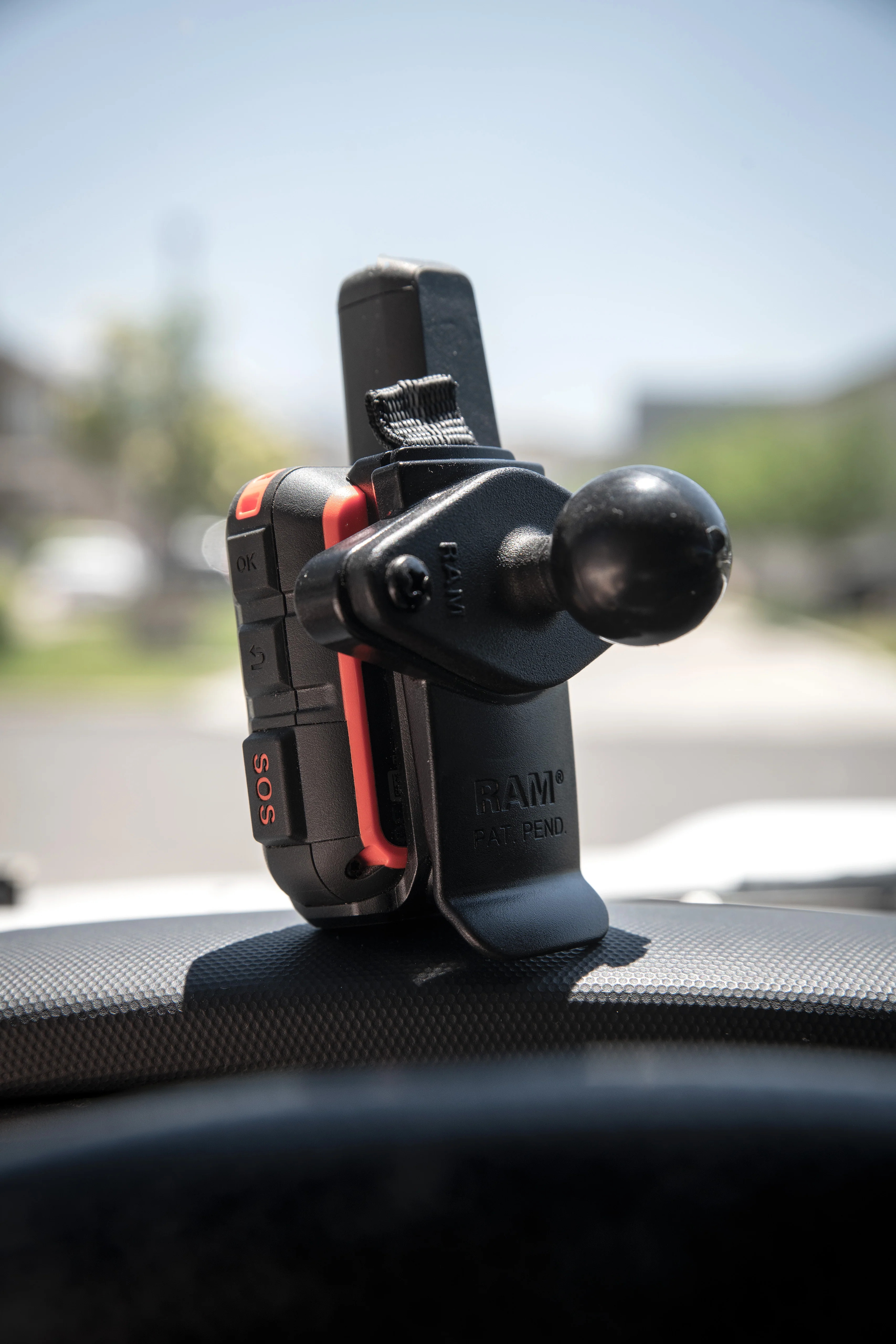 RAM Mounts Spine Clip Holder with Ball For Garmin Handheld Devices - Image 10