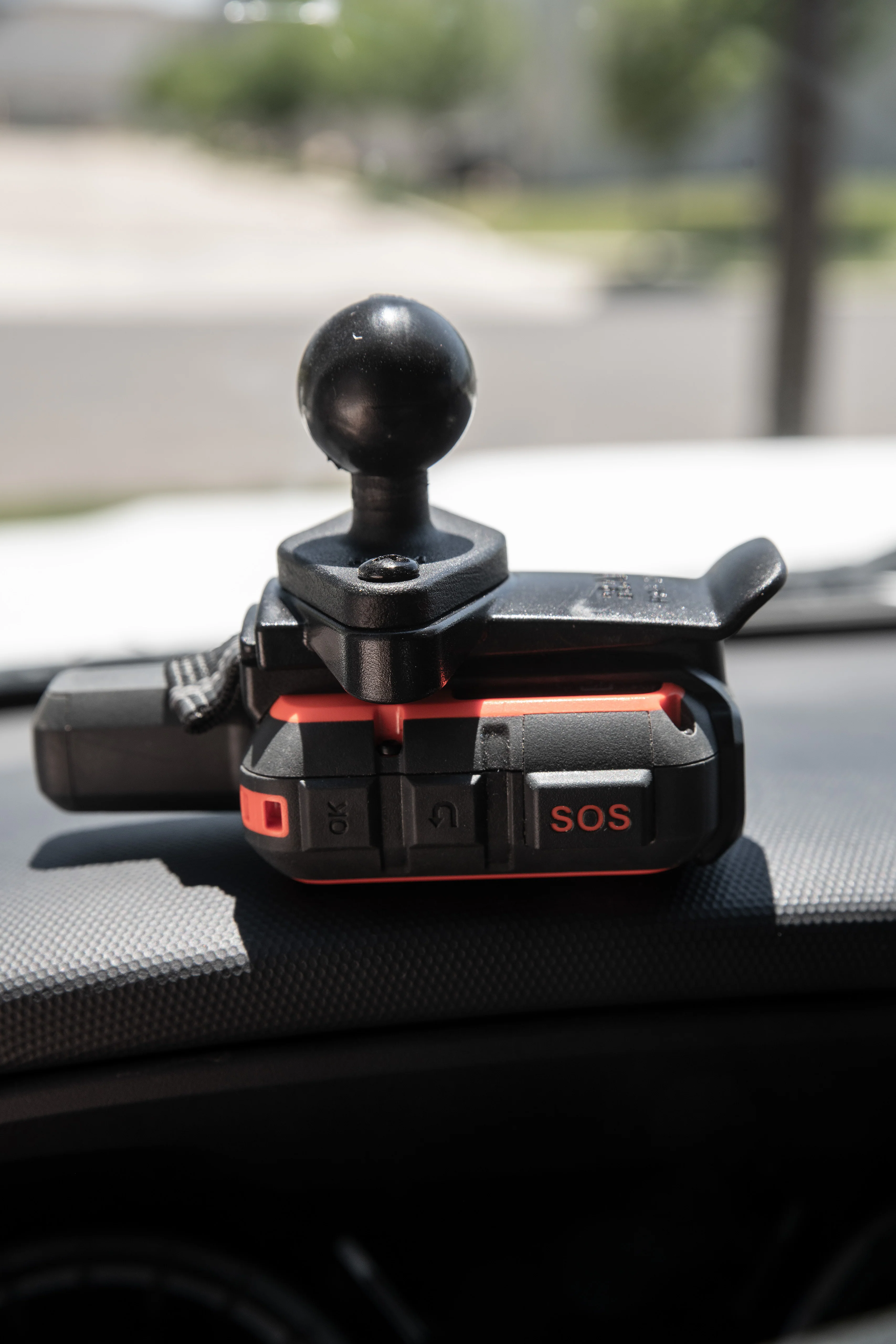 RAM Mounts Spine Clip Holder with Ball For Garmin Handheld Devices - Image 11