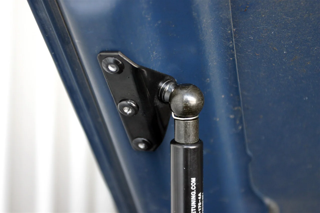 Redline Tuning Hood QuickLIFT Plus For 4Runner (1990-1995) - Image 4