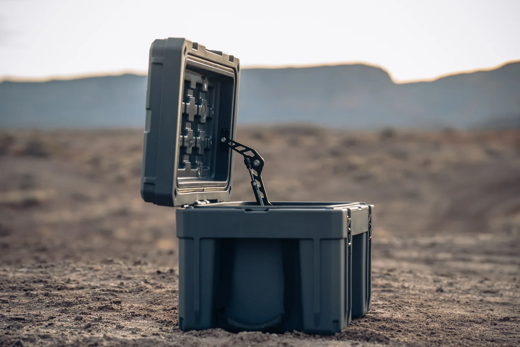 Roam Adventure Co 76L Rugged Case - Image 5