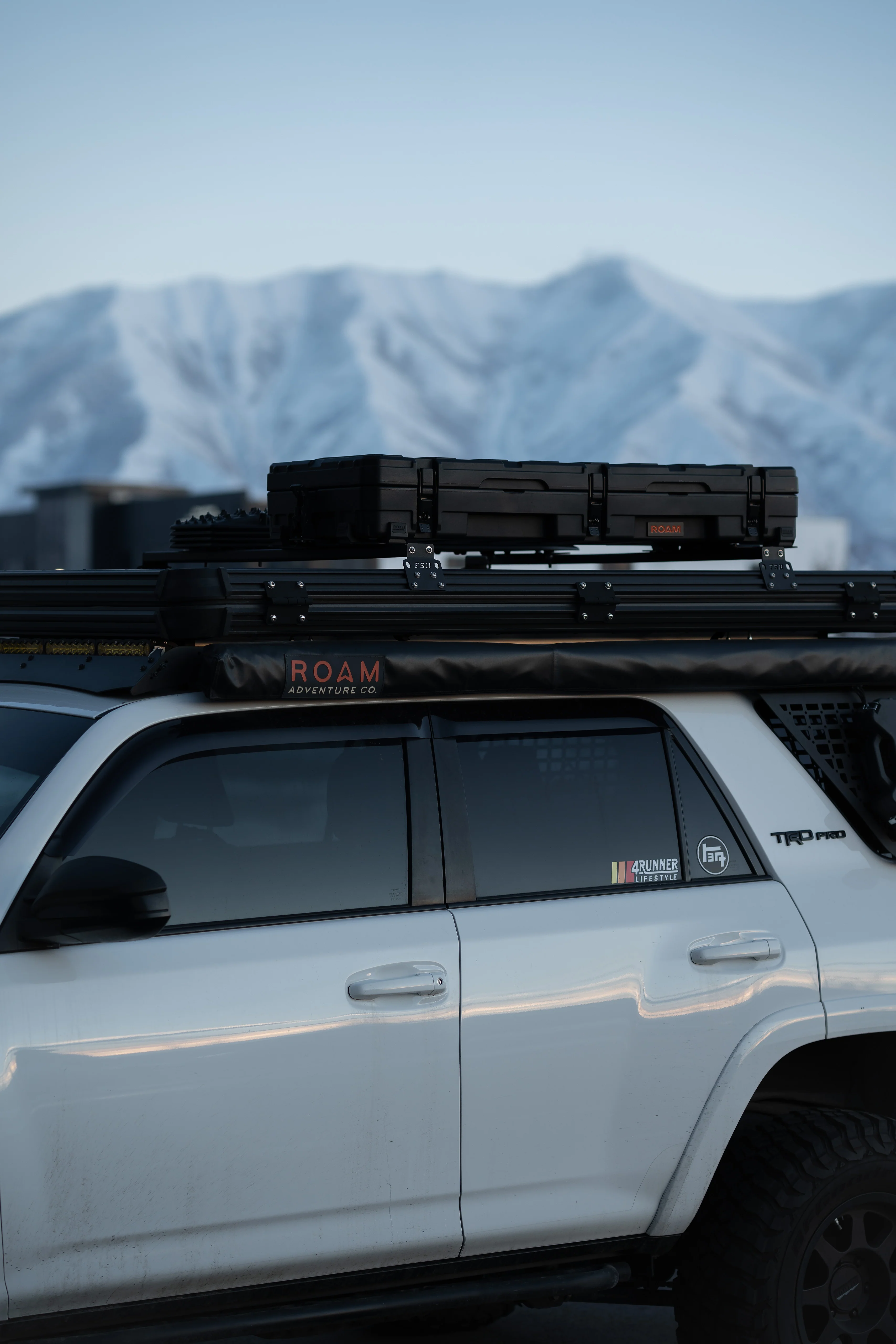 Roam Adventure Co 83L Rugged Case - Image 4