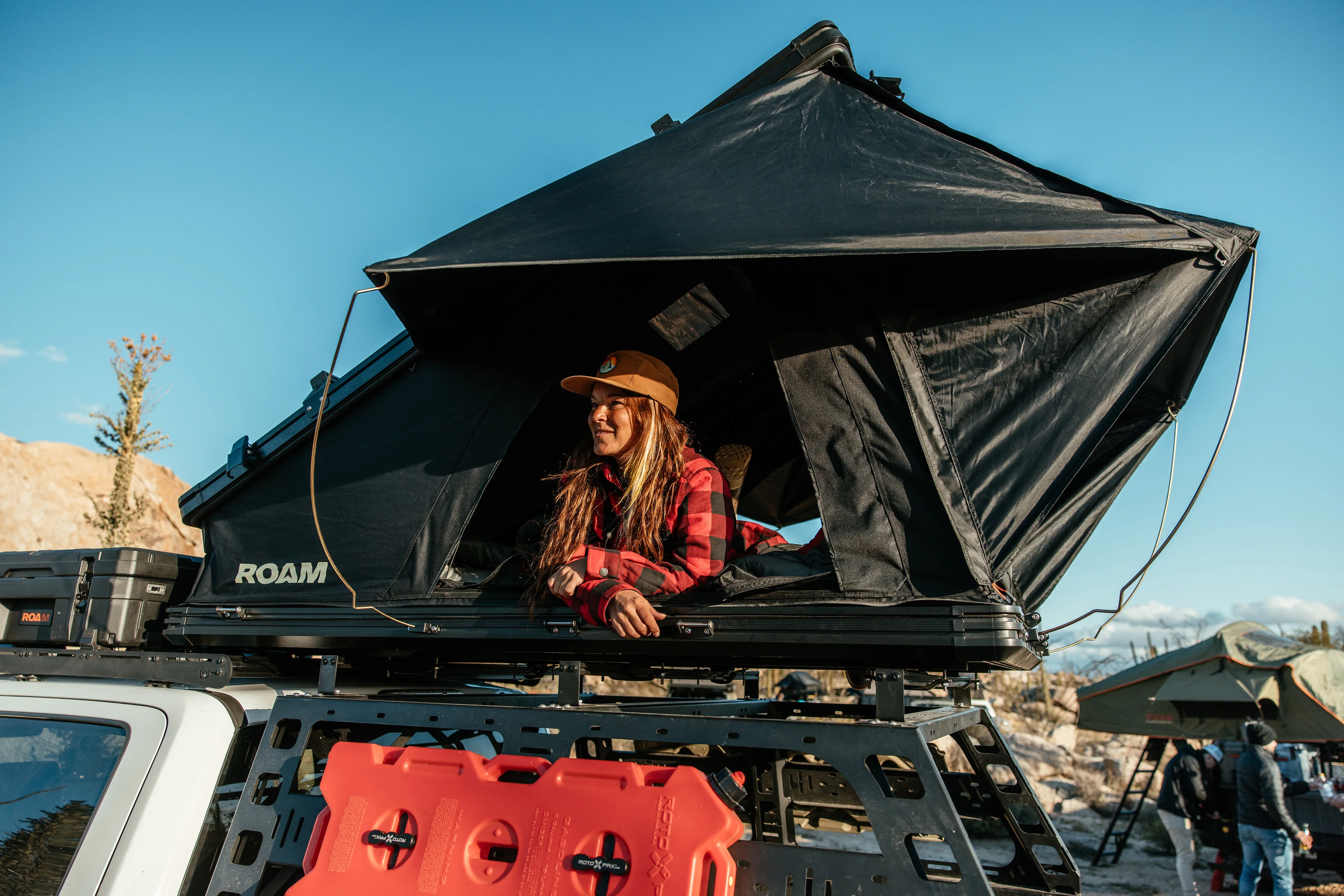 Roam Adventure Co Desperado Hardshell Rooftop Tent - Image 3