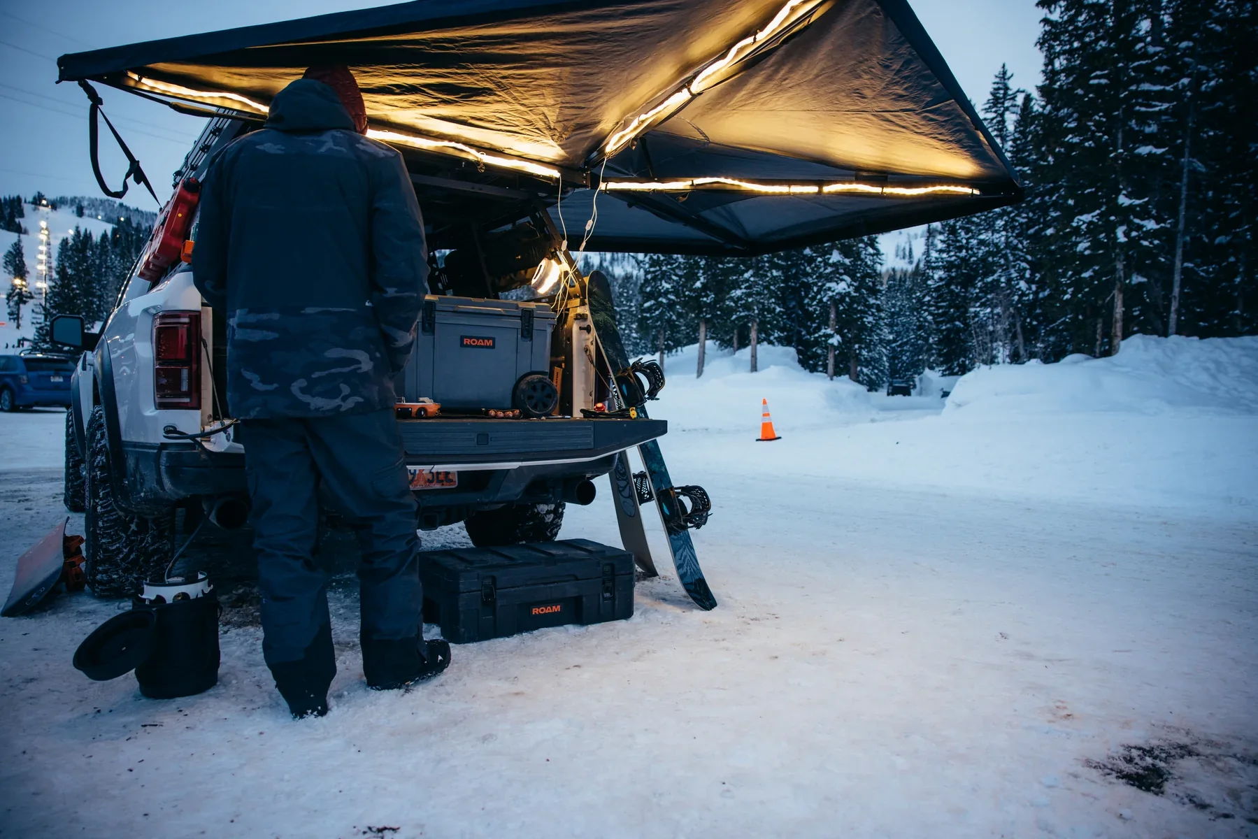 Roam LED Track Light - Image 8