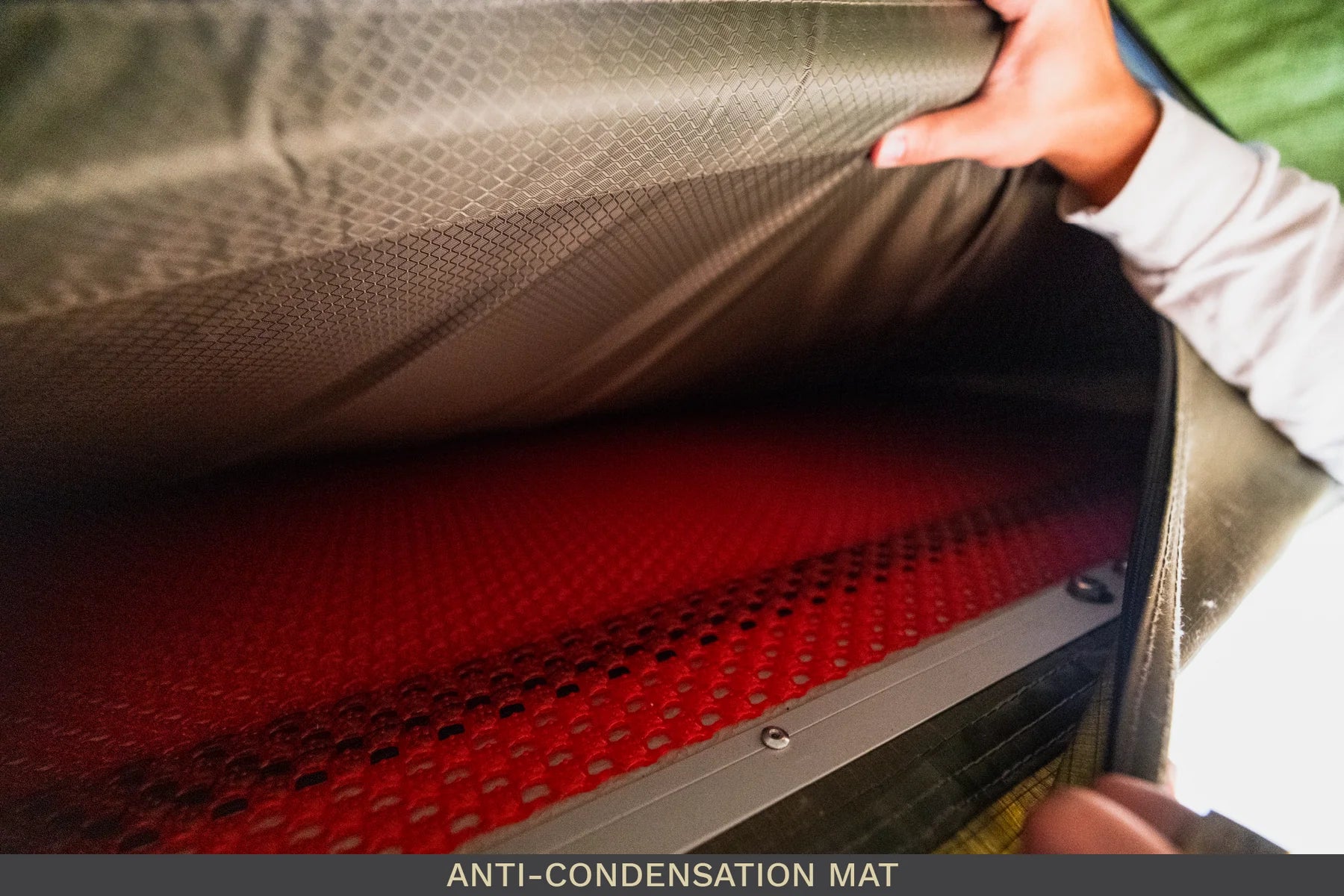 Roam Vagabond 2.0 Rooftop Tent - Image 13