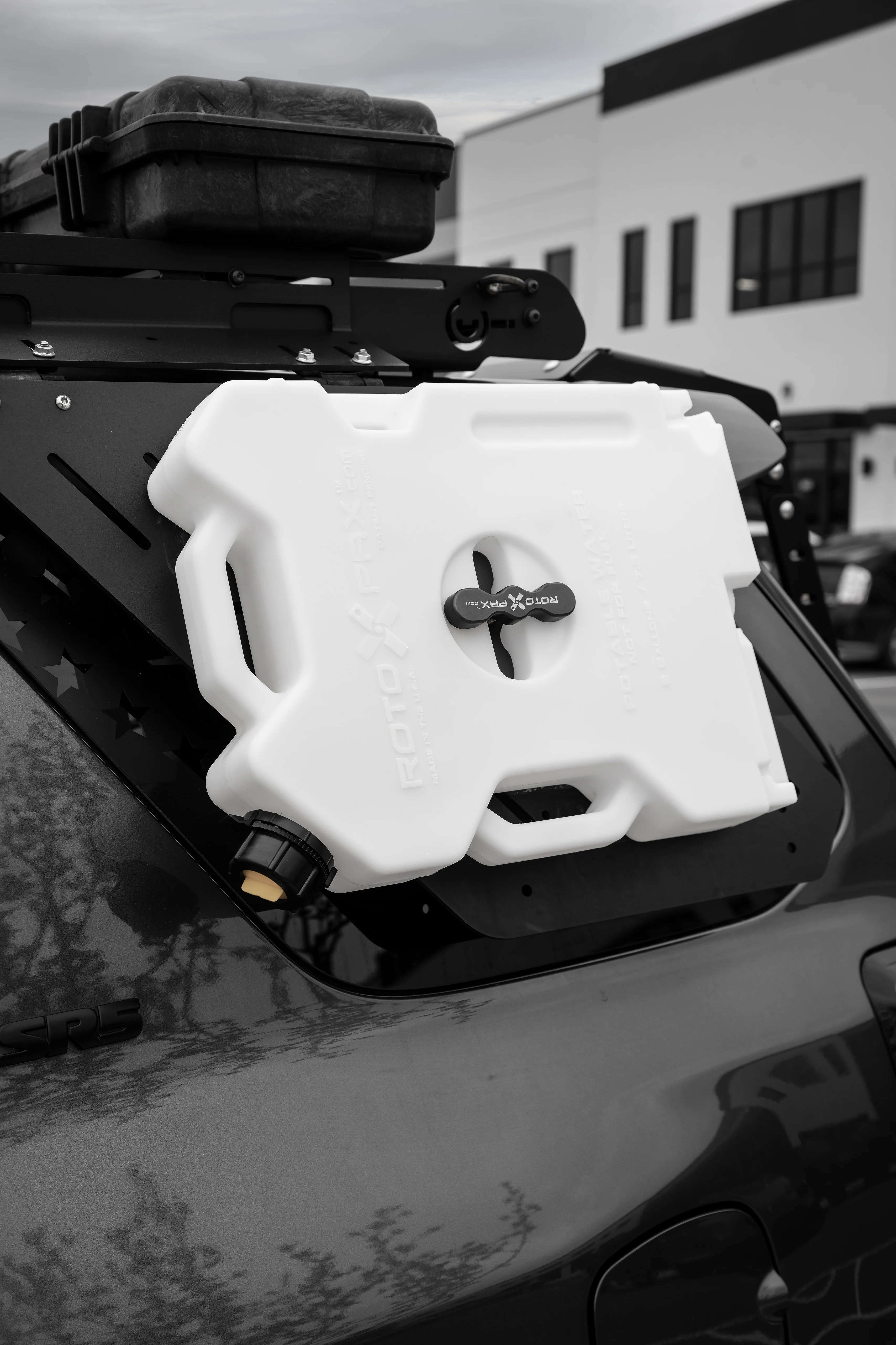 Rotopax 2 Gallon Water Pack - Image 8