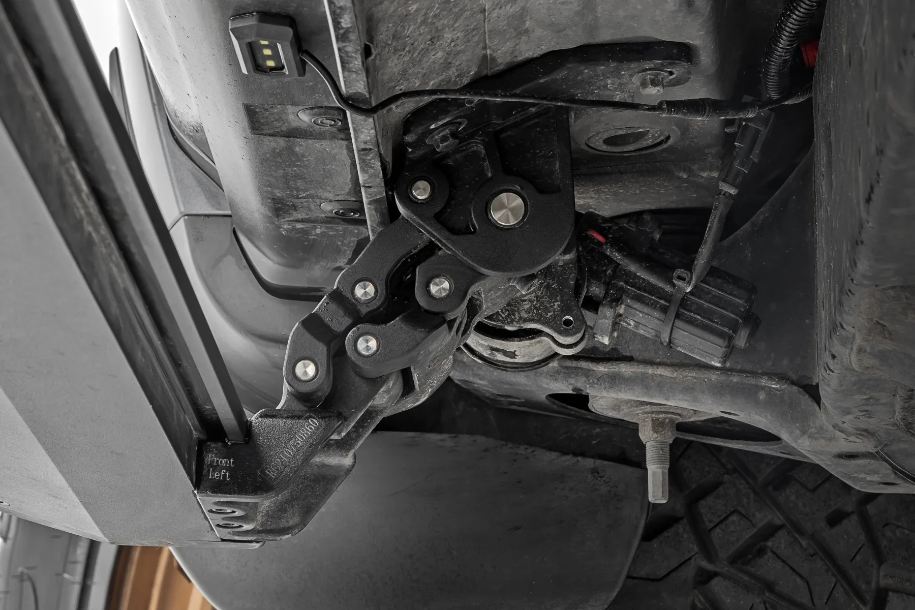 Rough Country Power Running Boards For 4Runner (2010-2024) - Image 4