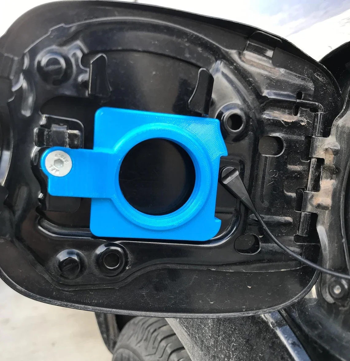 Threaded Gas Holder For 4Runner (2010-2024) - Image 2