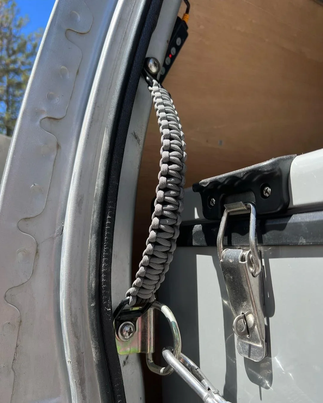 Yota Twins Paracord "Oh SH*T" Handle V2 For 4Runner (2010-2024) - Image 2
